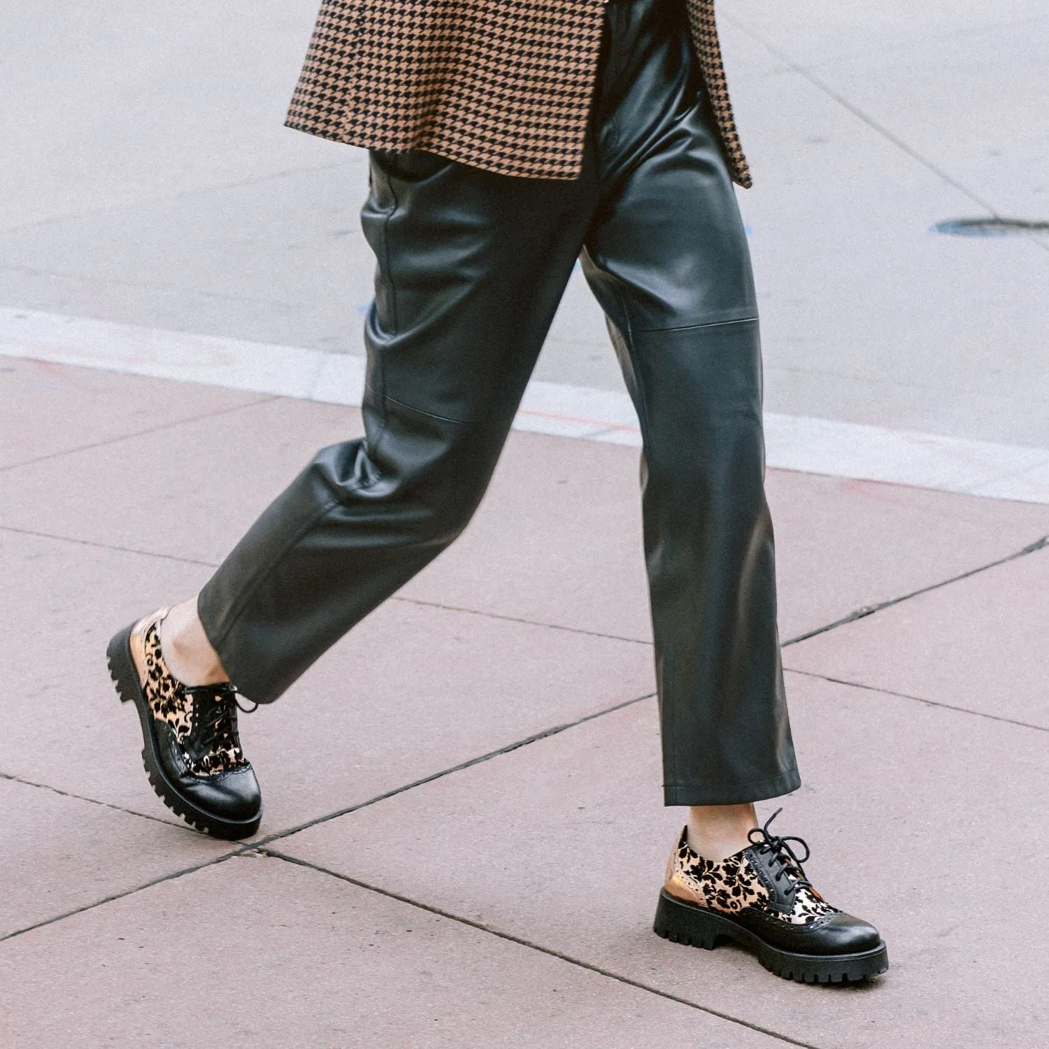 Artisan - Black Rose Gold - Women's chunky sole leather derby shoe with brogue details