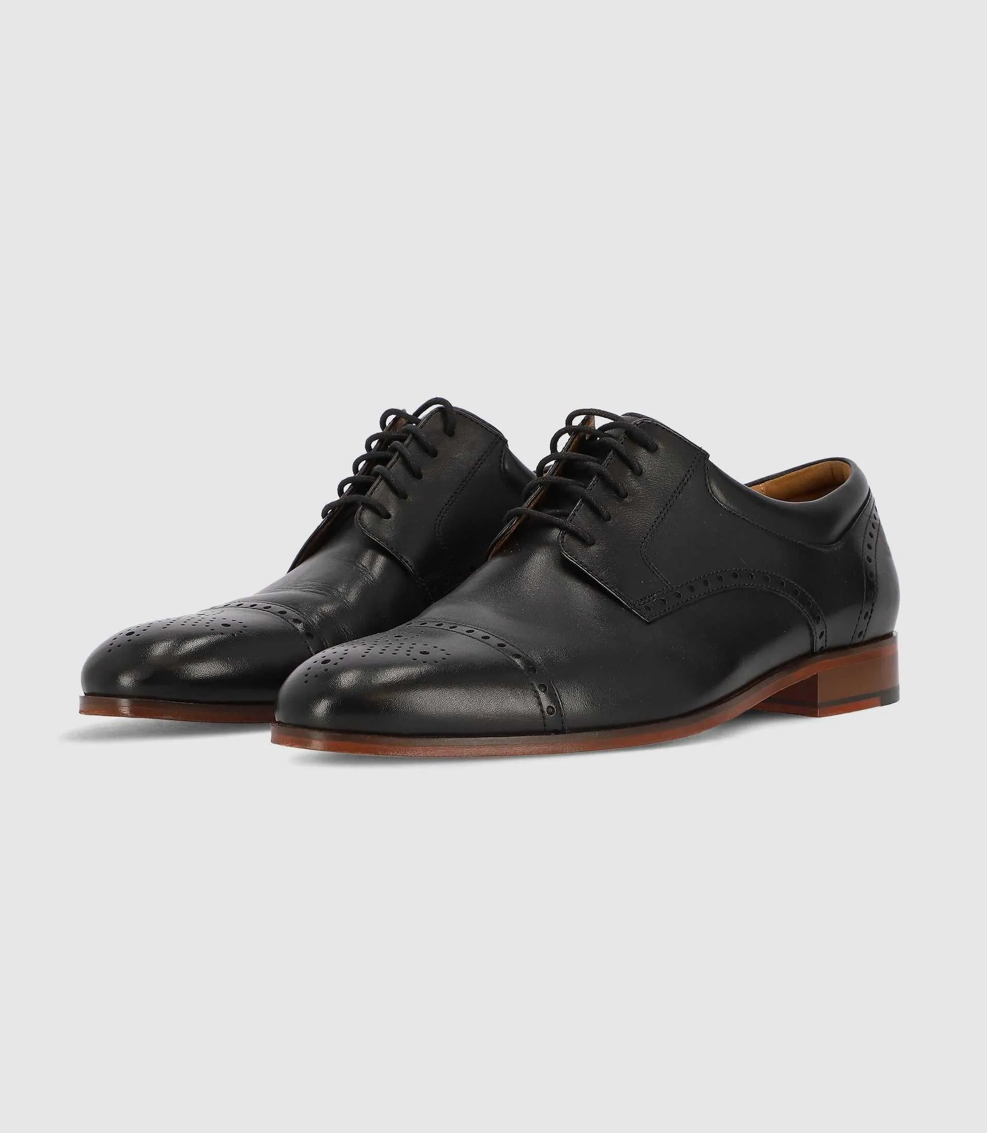 Chaussures derby en cuir noires