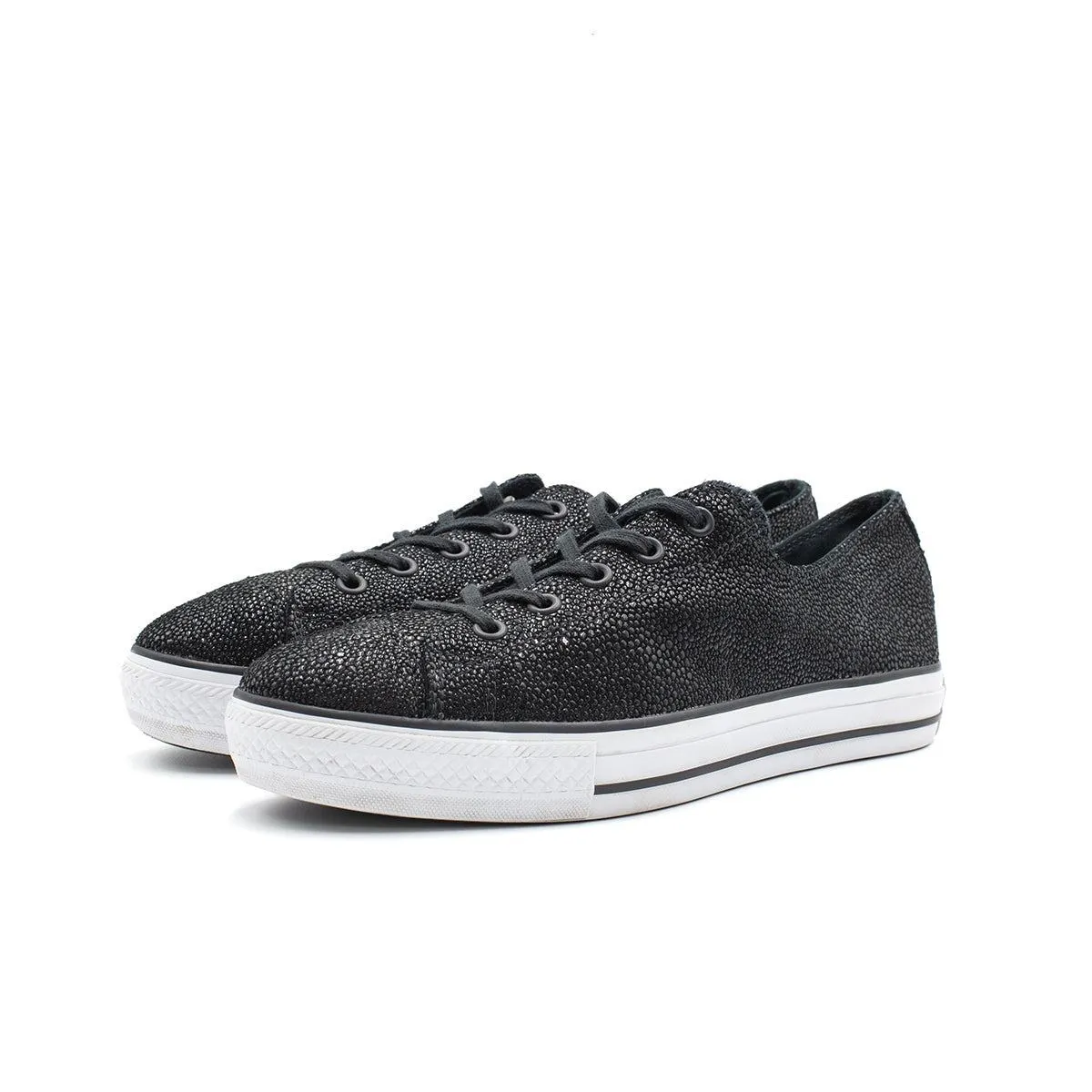 Converse Chuck Taylor All Star Low-Top Sneakers Leather Black Colour For Women