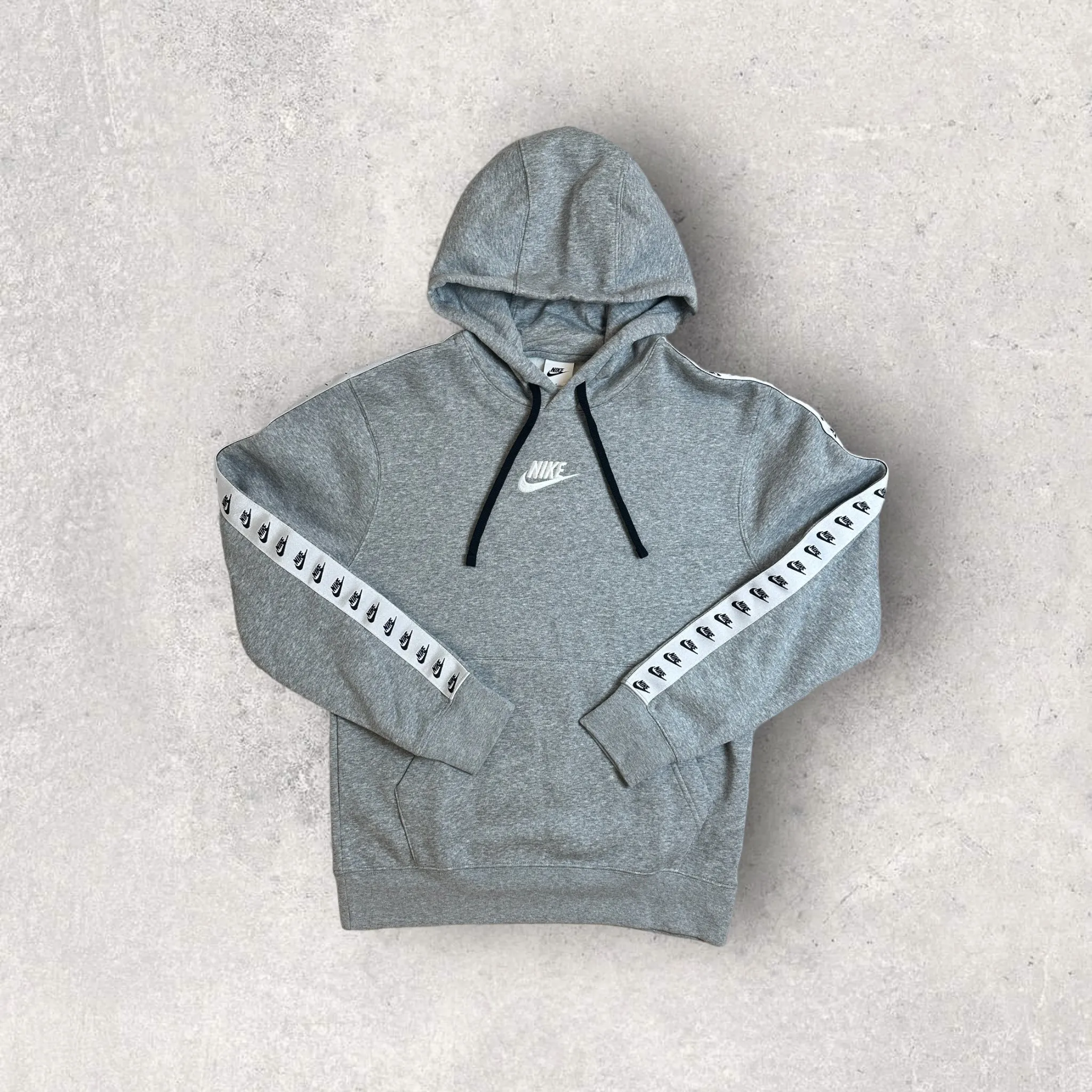 NIKE ESSENTIALS FLEECE TRACKSUIT - GREY