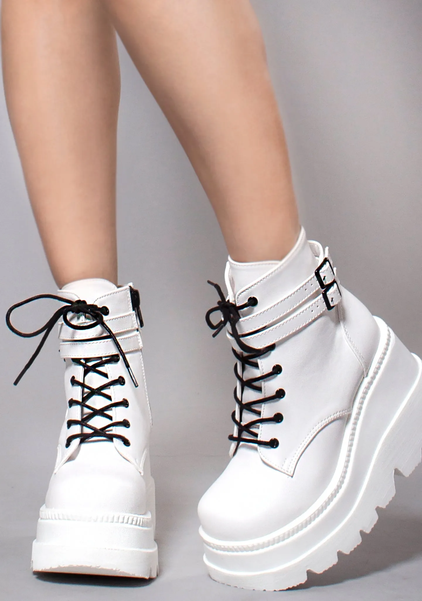 SHAKER 52 White Platform Boots