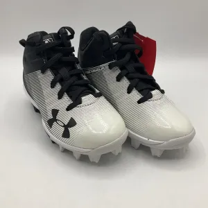 Size 9: Under Armour Black/White Lace-Up Football Cleats