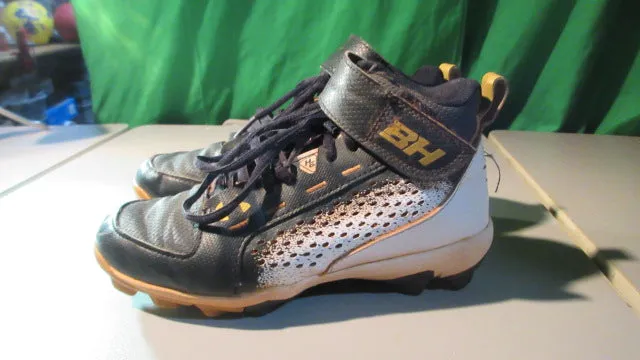 Used Under Armour BH Cleats - Size Youth 2.5